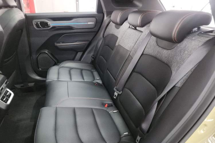 Used Geely Auto Cowboy 2025 1.5TD Fun-Offroad Version Left Rear Seat