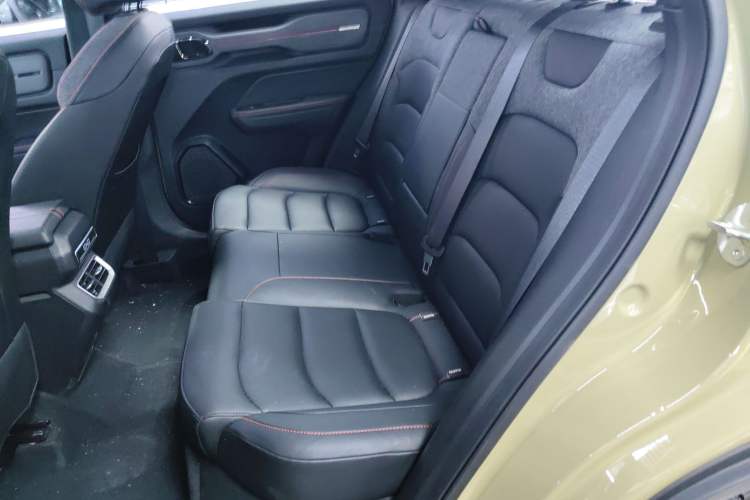 Used Geely Auto Cowboy 2025 1.5TD Fun-Offroad Version Left Rear Seat