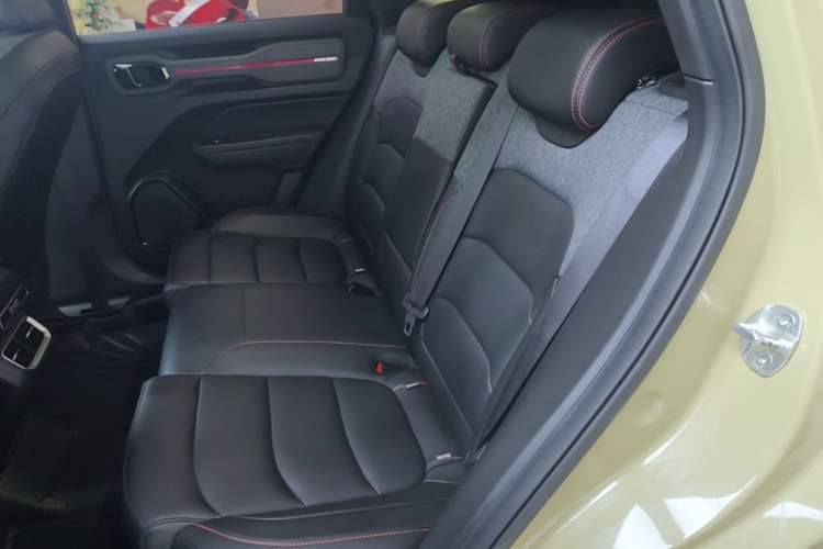 Used Geely Auto Cowboy 2025 1.5TD Fun-Offroad Version Left Rear Seat