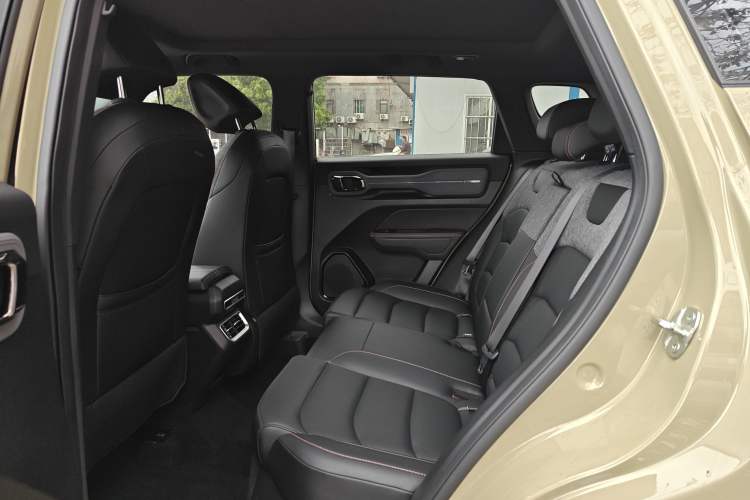 Used Geely Auto Cowboy 2025 1.5TD Fun-Offroad Version Left Rear Seat