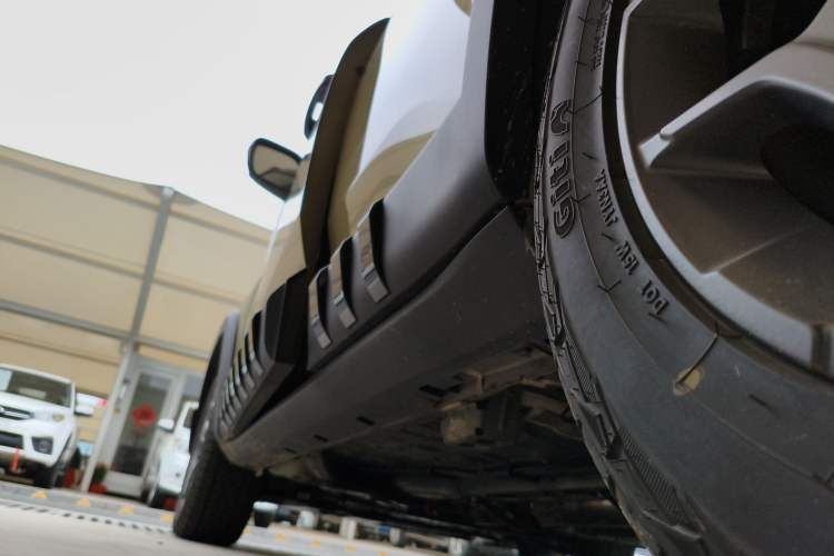 Used Geely Auto Cowboy 2025 1.5TD Fun-Offroad Version Left Side Sill