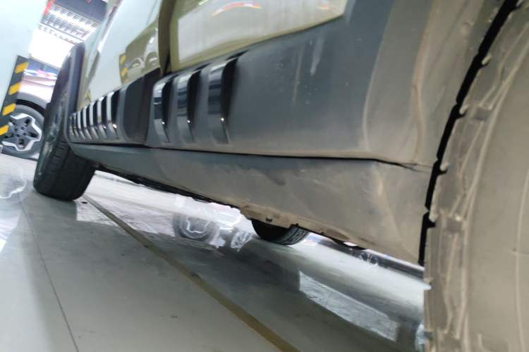 Used Geely Auto Cowboy 2025 1.5TD Fun-Offroad Version Left Side Sill