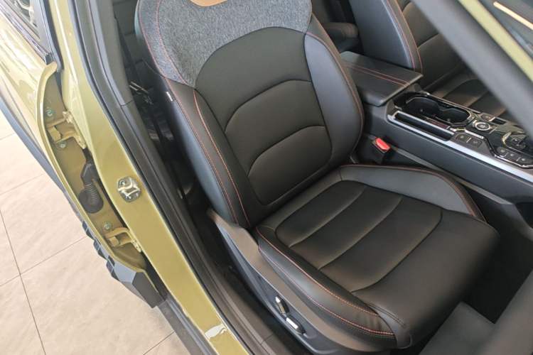 Used Geely Auto Cowboy 2025 1.5TD Fun-Offroad Version Right Front Seat