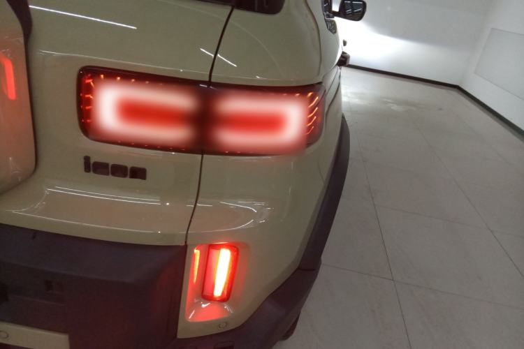 Used Geely Auto Cowboy 2025 1.5TD Fun-Offroad Version Right Rear Taillight