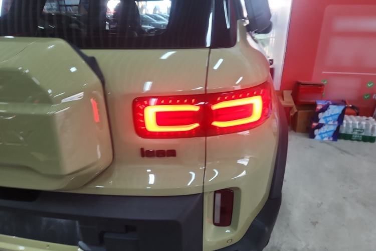 Used Geely Auto Cowboy 2025 1.5TD Fun-Offroad Version Right Rear Taillight