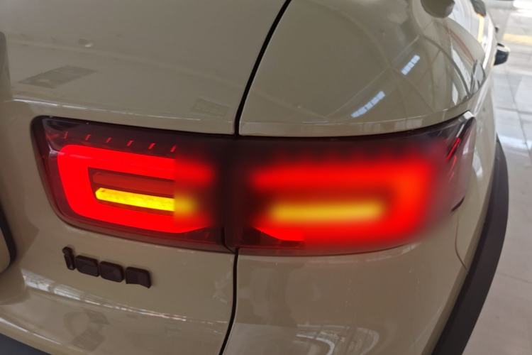 Used Geely Auto Cowboy 2025 1.5TD Fun-Offroad Version Right Rear Taillight