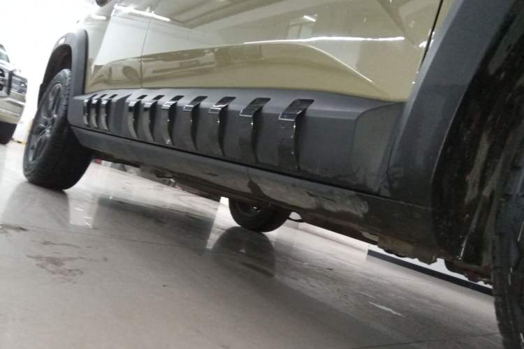 Used Geely Auto Cowboy 2025 1.5TD Fun-Offroad Version Right Side Sill