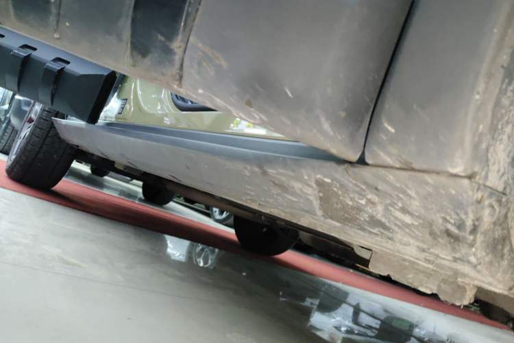 Used Geely Auto Cowboy 2025 1.5TD Fun-Offroad Version Right Side Sill