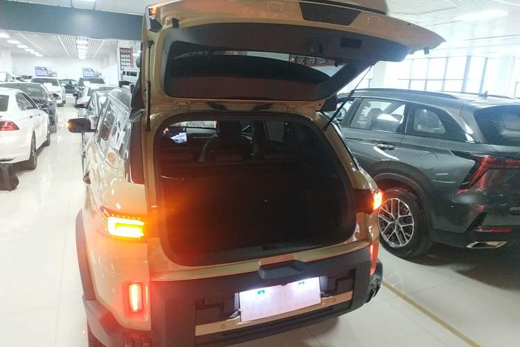 Used Geely Auto Cowboy 2025 1.5TD Fun-Offroad Version Trunk