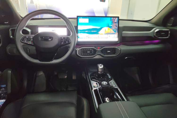 Used Geely Auto Cowboy 2025 1.5TD Fun-Offroad Version Center Console