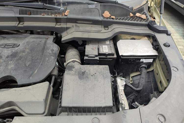 Used Geely Auto Cowboy 2025 1.5TD Fun-Offroad Version Engine Bay Left