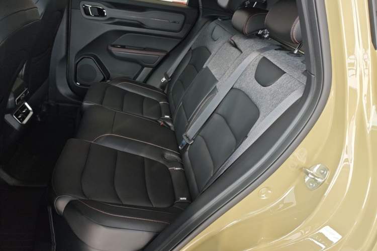 Used Geely Auto Cowboy 2025 1.5TD Fun-Offroad Version Left Rear Seat
