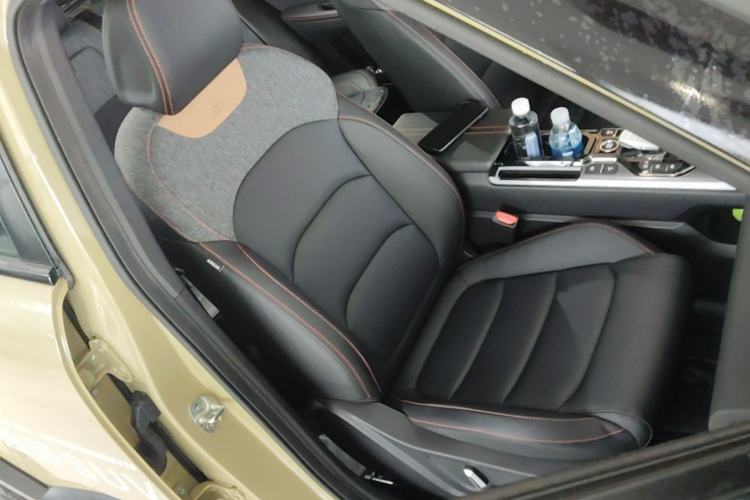 Used Geely Auto Cowboy 2025 1.5TD Fun-Offroad Version Right Front Seat