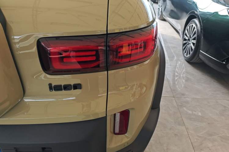 Used Geely Auto Cowboy 2025 1.5TD Fun-Offroad Version Right Rear Taillight