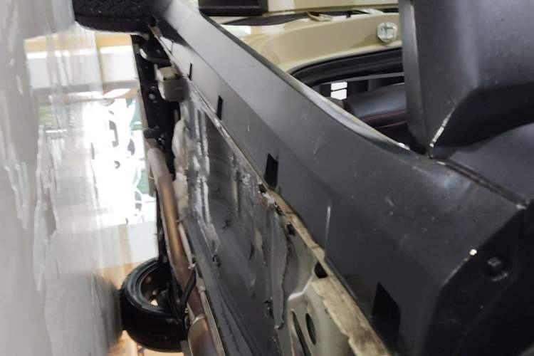 Used Geely Auto Cowboy 2025 1.5TD Fun-Offroad Version Right Side Sill