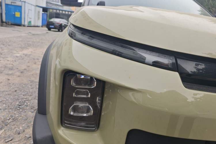 Used Geely Auto Cowboy 2025 1.5TD Fun-Offroad Version Right Front Headlight