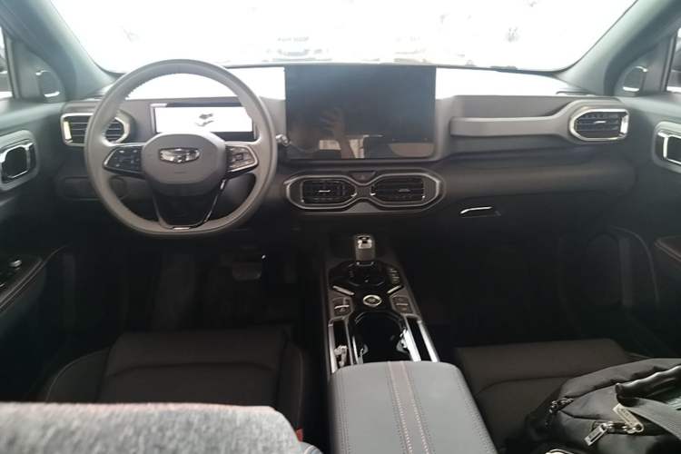 Used Geely Auto Cowboy 2025 1.5TD Fun-Offroad Version Center Console