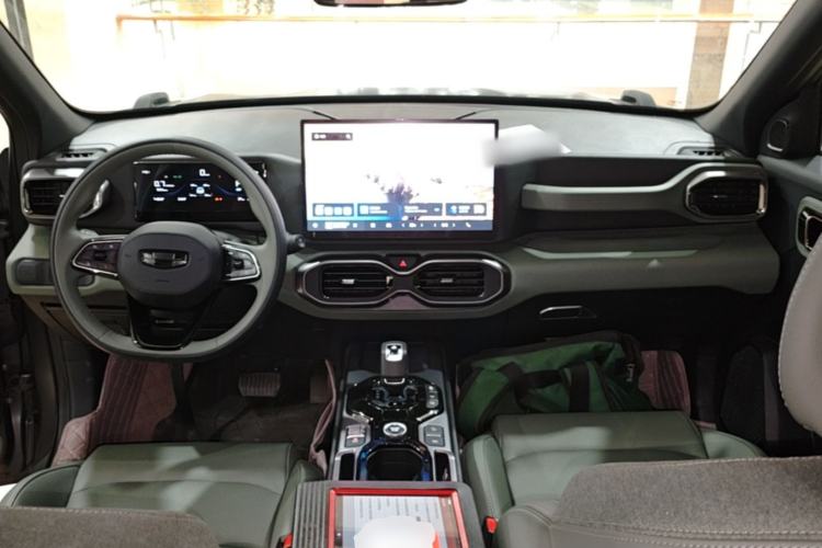 Used Geely Auto Cowboy 2025 1.5TD Trendy Play Edition Center Console