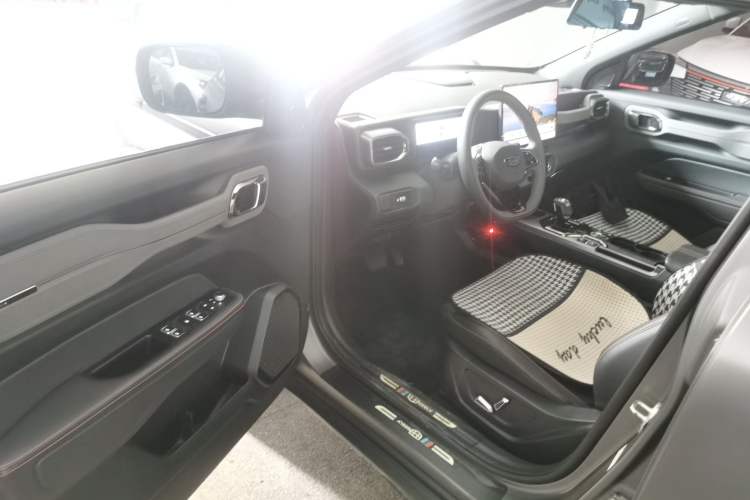 Used Geely Auto Cowboy 2025 1.5TD Fun-Offroad Version Driver Seat
