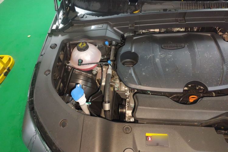 Used Geely Auto Cowboy 2025 1.5TD Fun-Offroad Version Engine Bay Right