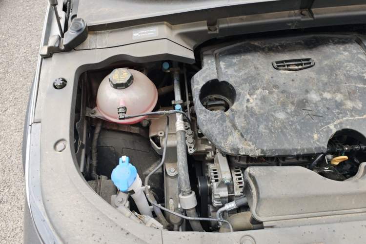 Used Geely Auto Cowboy 2025 1.5TD Fun-Offroad Version Engine Bay Right