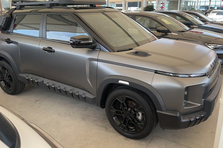 Used Geely Auto Cowboy 2025 1.5TD Trendy Play Edition Exterior 2