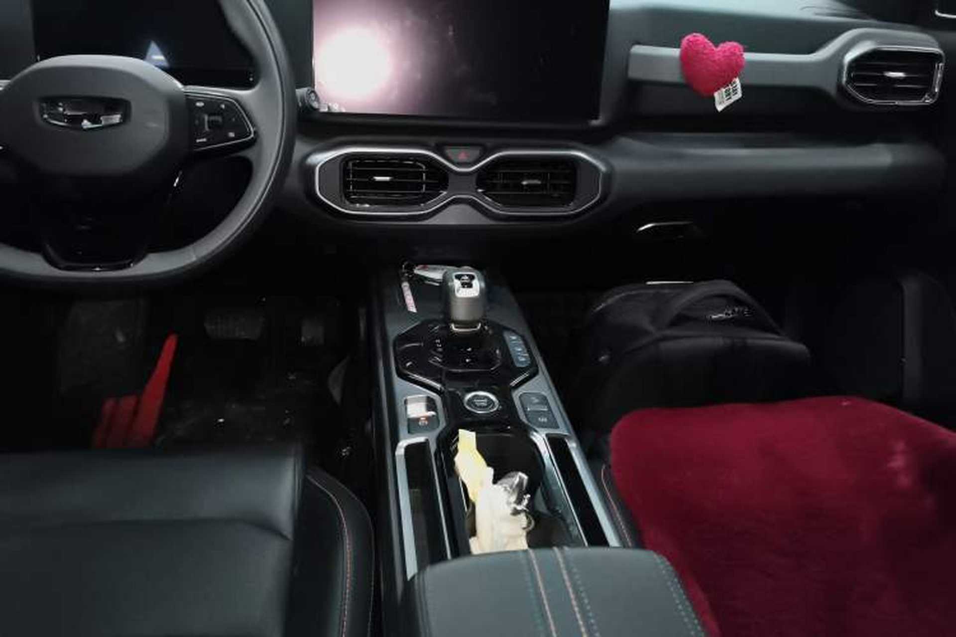 Used Geely Auto Cowboy 2025 1.5TD Fun-Offroad Version Gear Lever