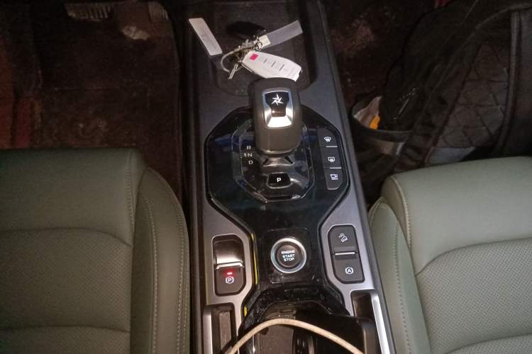 Used Geely Auto Cowboy 2025 1.5TD Trendy Play Edition Gear Lever