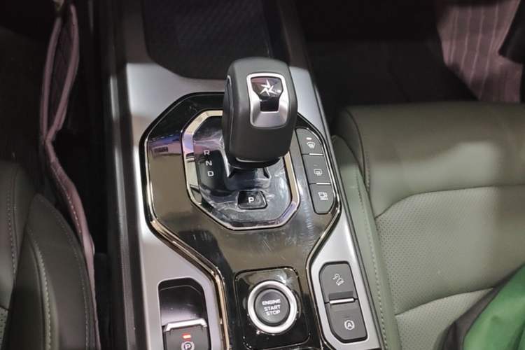 Used Geely Auto Cowboy 2025 1.5TD Trendy Play Edition Gear Lever