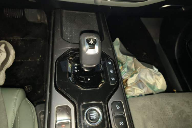 Used Geely Auto Cowboy 2025 1.5TD Fun-Offroad Version Gear Lever