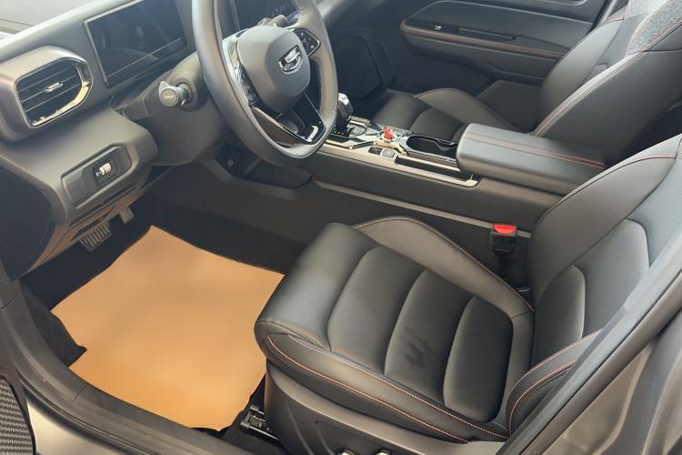 Used Geely Auto Cowboy 2025 1.5TD Trendy Play Edition Interior 1