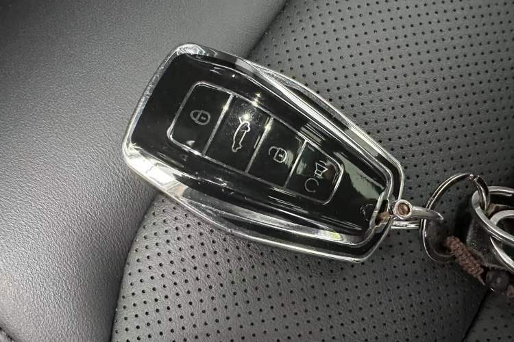 Used Geely Auto Cowboy 2025 1.5TD Fun-Offroad Version Interior 12
