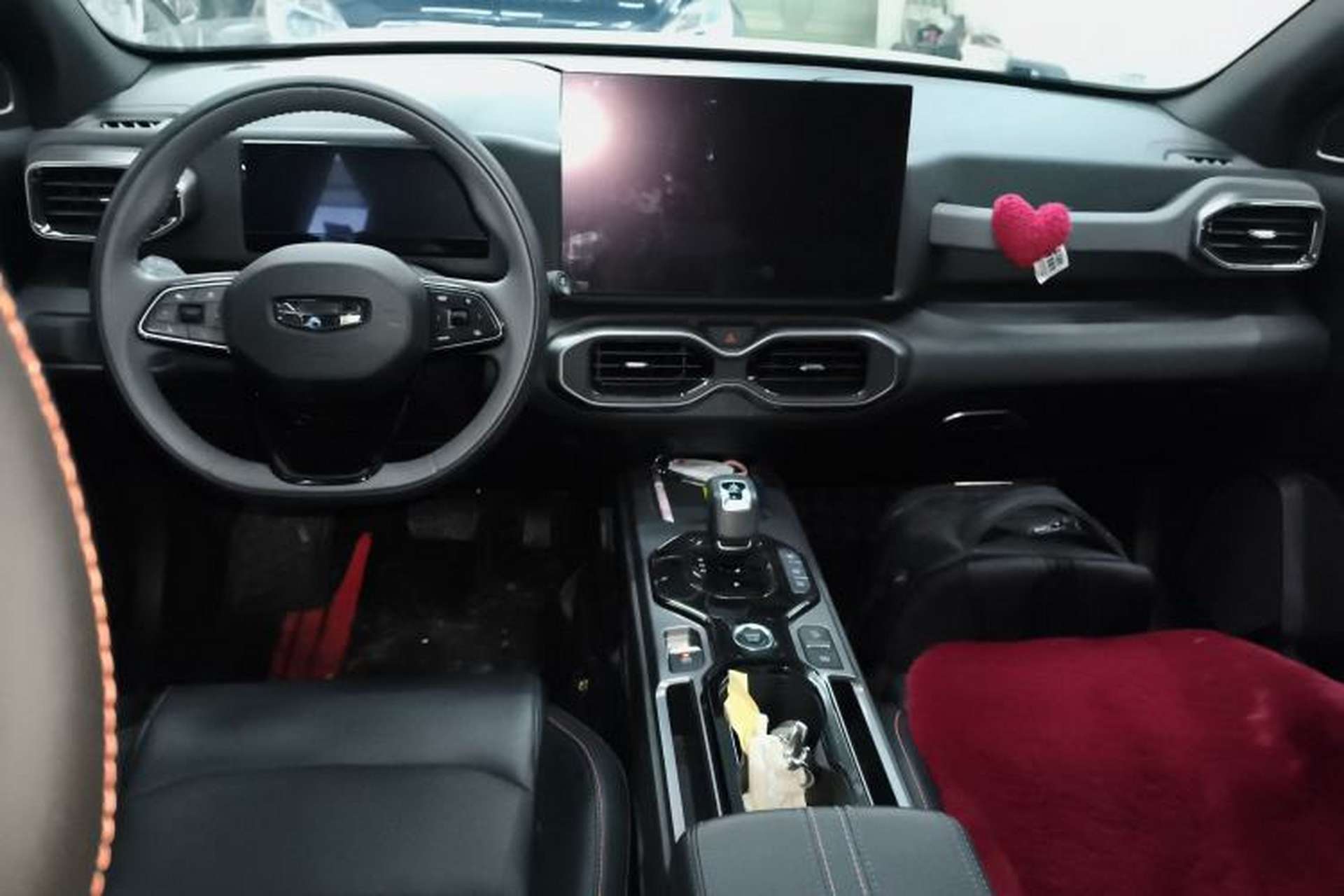 Used Geely Auto Cowboy 2025 1.5TD Fun-Offroad Version Interior 2