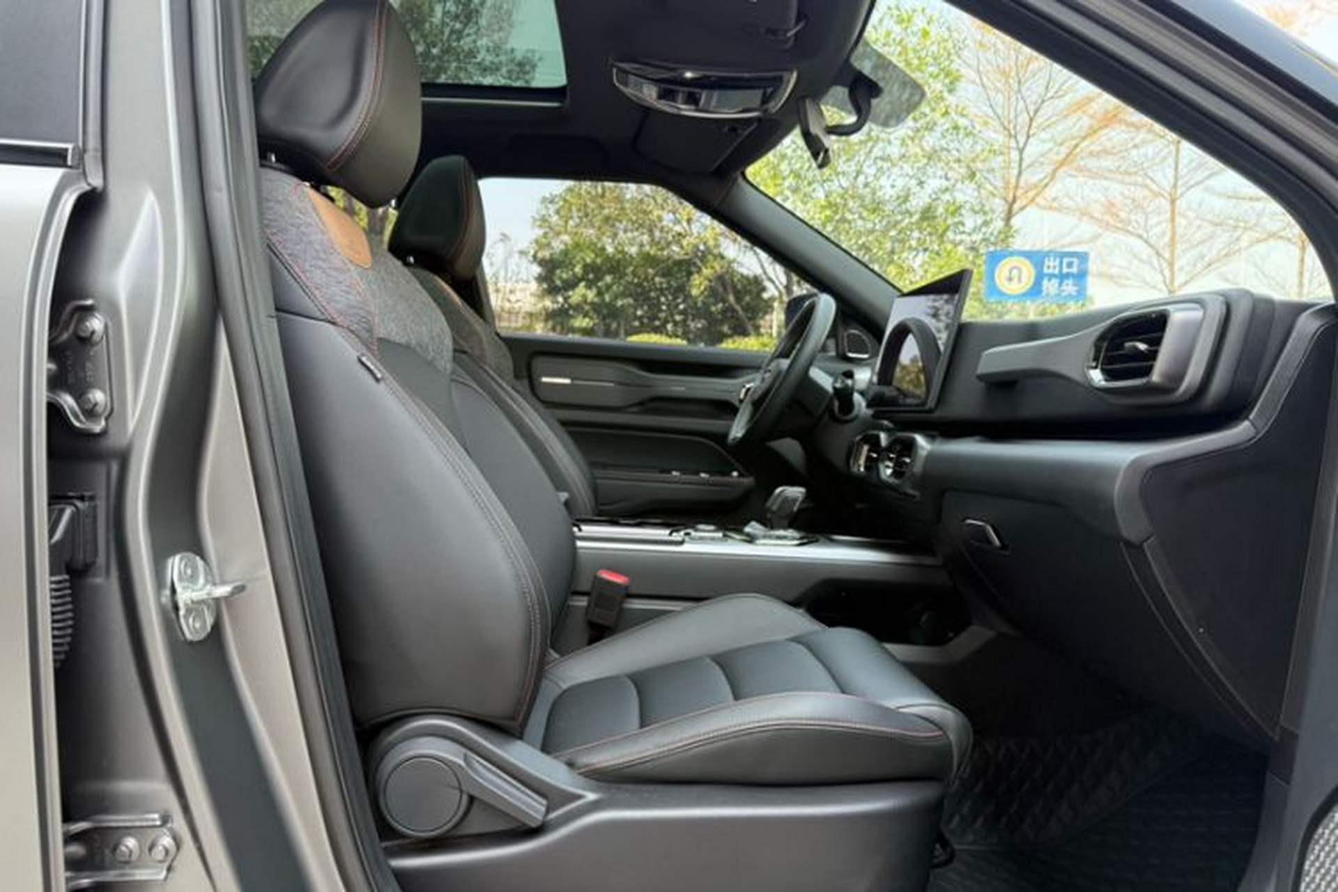 Used Geely Auto Cowboy 2025 1.5TD Trendy Play Edition Interior 2