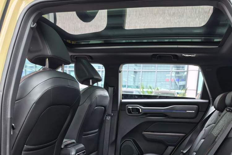Used Geely Auto Cowboy 2025 1.5TD Fun-Offroad Version Interior 3