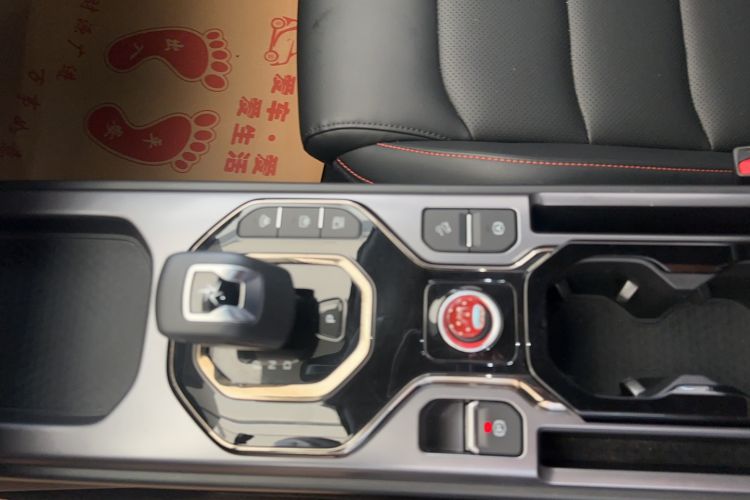 Used Geely Auto Cowboy 2025 1.5TD Trendy Play Edition Interior 4