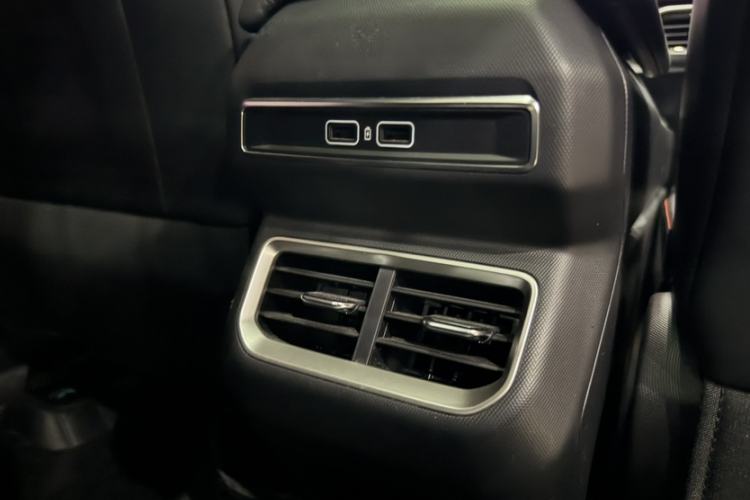 Used Geely Auto Cowboy 2025 1.5TD Fun-Offroad Version Interior 6