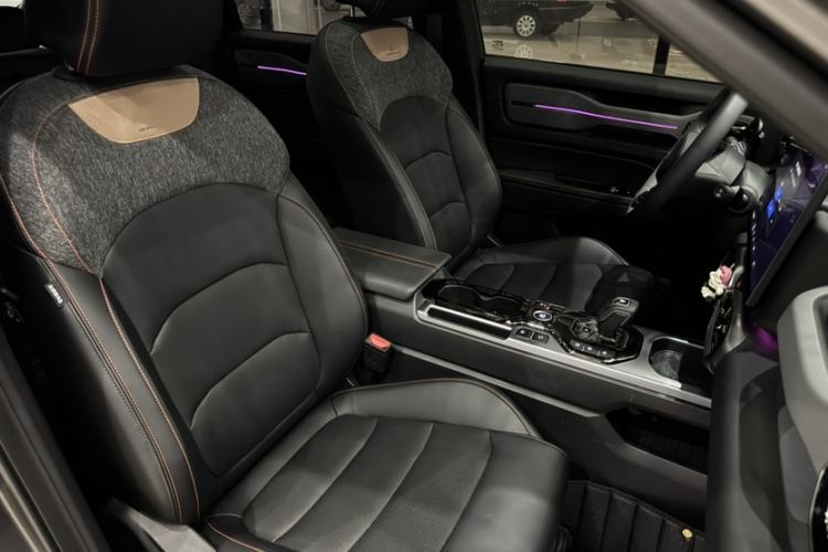 Used Geely Auto Cowboy 2025 1.5TD Fun-Offroad Version Interior 7