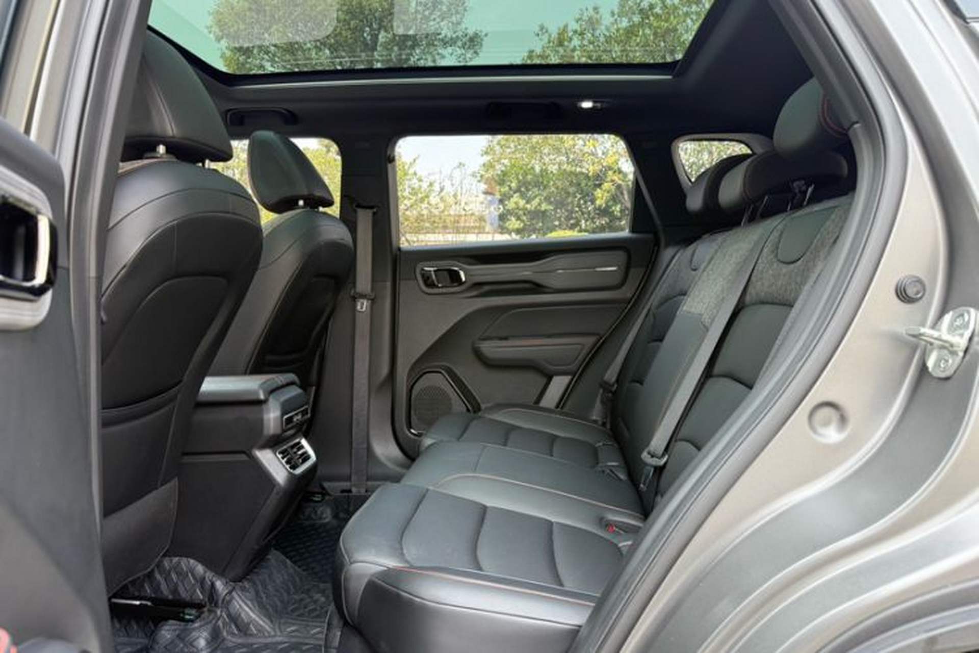 Used Geely Auto Cowboy 2025 1.5TD Trendy Play Edition Interior 9