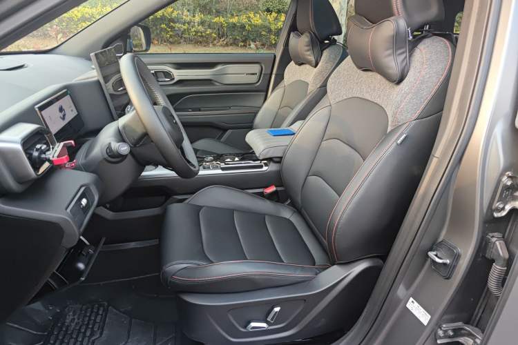 Used Geely Auto Cowboy 2025 1.5TD Fun-Offroad Version Left Front Seat