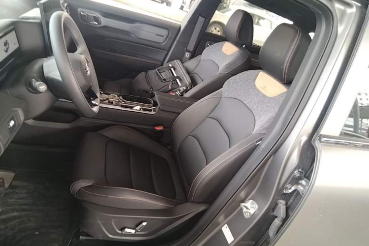 Used Geely Auto Cowboy 2025 1.5TD Fun-Offroad Version Left Front Seat
