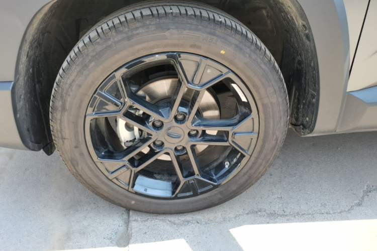Used Geely Auto Cowboy 2025 1.5TD Trendy Play Edition Left Front Wheel Hub