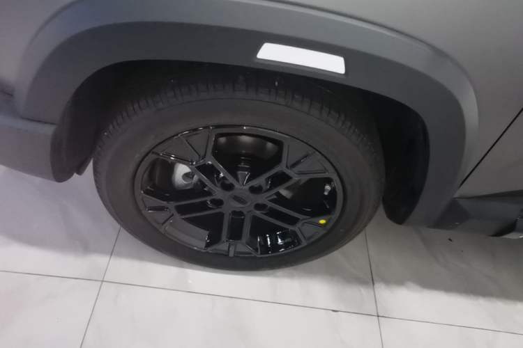 Used Geely Auto Cowboy 2025 1.5TD Trendy Play Edition Left Front Wheel Hub