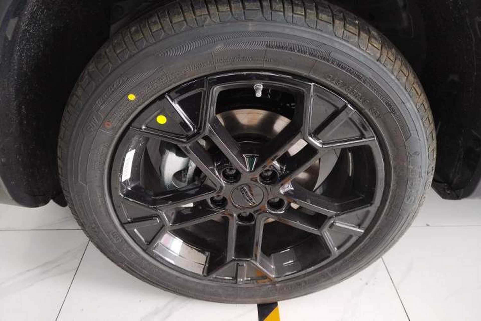 Used Geely Auto Cowboy 2025 1.5TD Fun-Offroad Version Left Front Wheel Hub