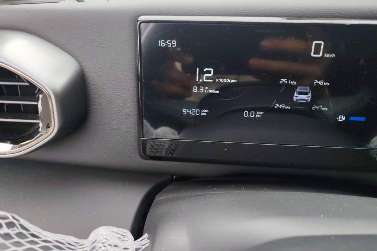 Used Geely Auto Cowboy 2025 1.5TD Trendy Play Edition Odometer Close Up