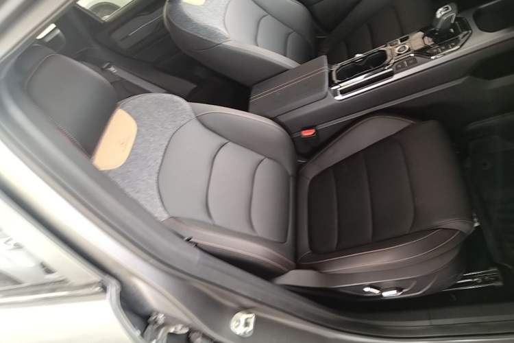 Used Geely Auto Cowboy 2025 1.5TD Fun-Offroad Version Right Front Seat