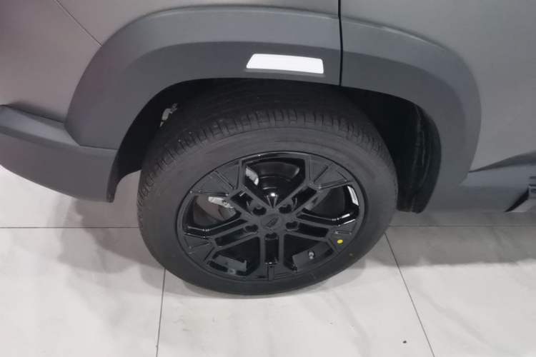 Used Geely Auto Cowboy 2025 1.5TD Trendy Play Edition Right Rear Wheel Hub