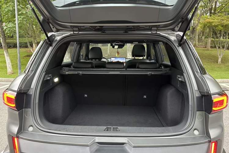 Used Geely Auto Cowboy 2025 1.5TD Fun-Offroad Version Trunk