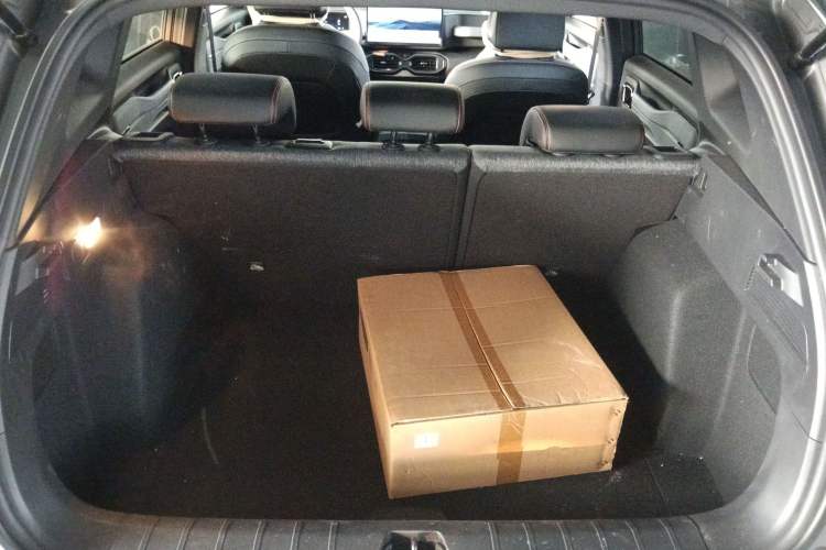 Used Geely Auto Cowboy 2025 1.5TD Trendy Play Edition Trunk