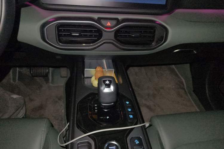 Used Geely Auto Cowboy 2025 1.5TD Fun-Offroad Version Audio And AC Panel
